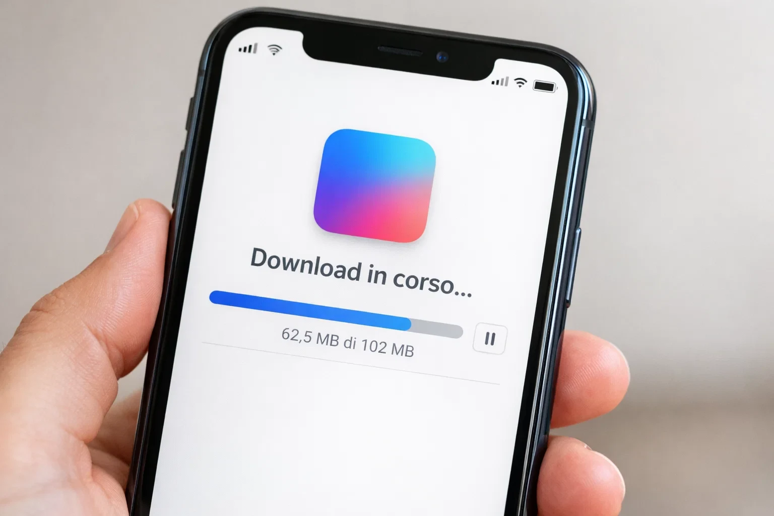 Schermata di uno smartphone con processo di download di un'applicazione